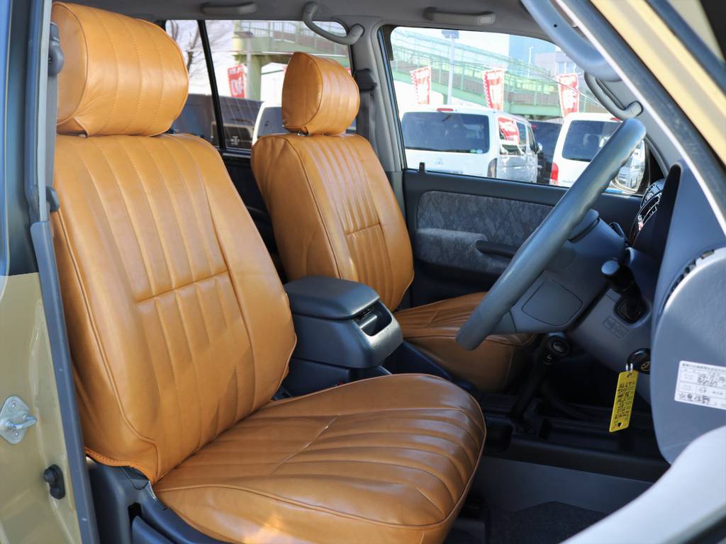 当社オリジナル・キャメルのシートカバーを全席に新品装着！他社さんではお求めいただけません！