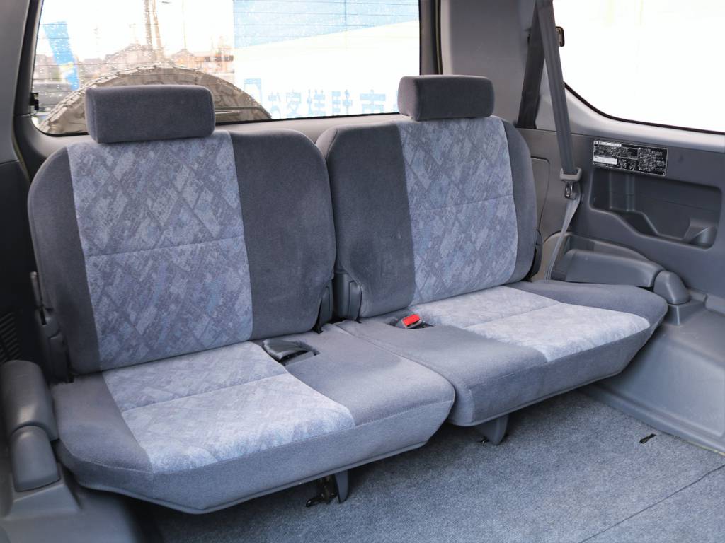 三列目は場面に応じて人を乗せるのもあり！また、荷物を積むのもあり！色々な場面で役に立つと思います！！