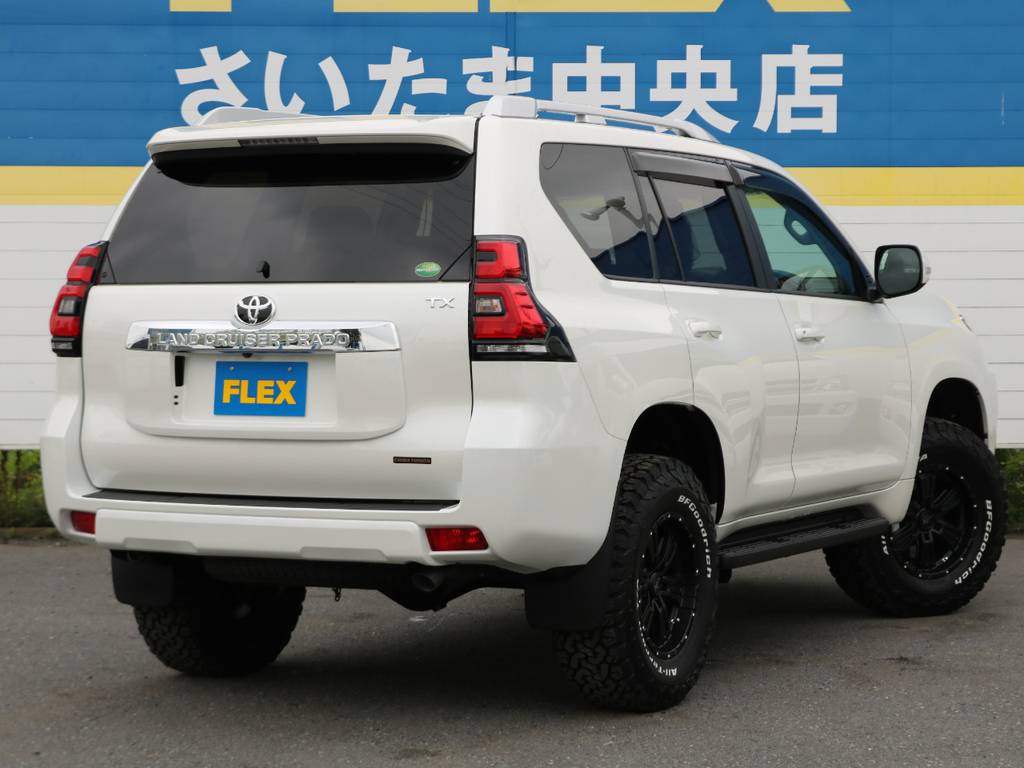 テールランプも色付きレンズに変わり、新型であることを主張しますね。寒冷地仕様車のためリヤフォグランプがバンパーに備わります！