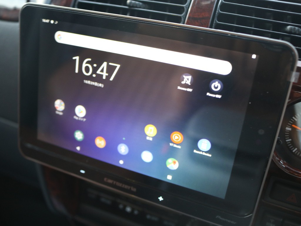 カロッツェリア製タブレット型ＡＶシステムをインストール！自分のお使いの携帯と連動させることも出来ますし、旅行先で、タブレット端末として使うのも良し！夢が広がります★
