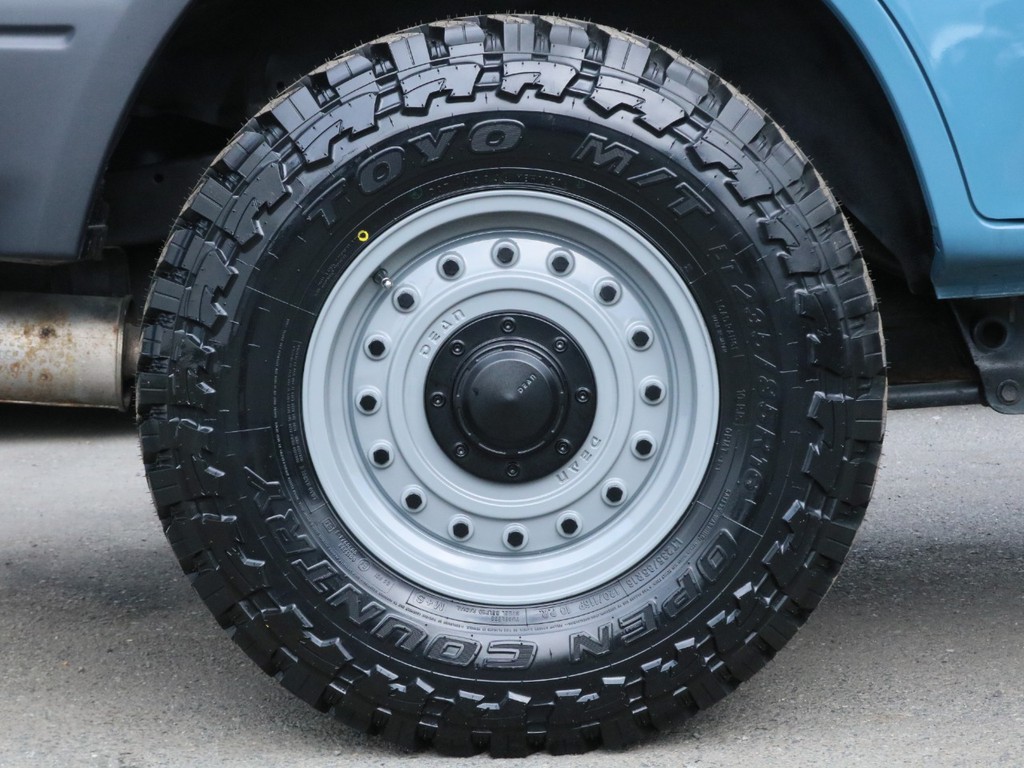 TOYOオープンカントリーMTタイヤにコロラドAWで締まった印象です！