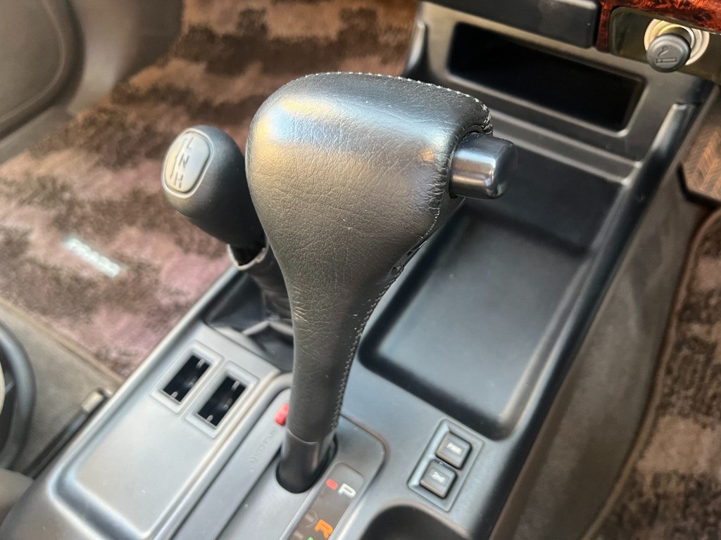 シフトレバーは多少の使用感はありますが気になりません！