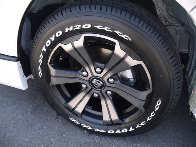 ＦＬＥＸオリジナル１７ｉｎアルミ×Ｈ２０ＴＯＹＯタイヤ