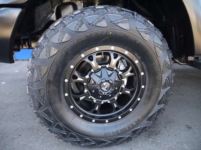 ＦＵＥＬ１７インチホイールにＭ／Ｔタイヤをインストール！