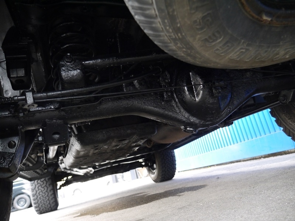 足回りもとても綺麗です！下廻りシャーシコート済なので遠方の方にもご安心していただけます！