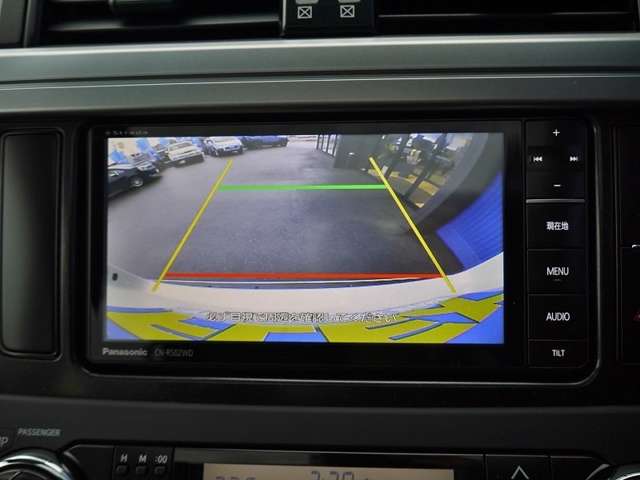 バックカメラもついているので駐車も安心です♪