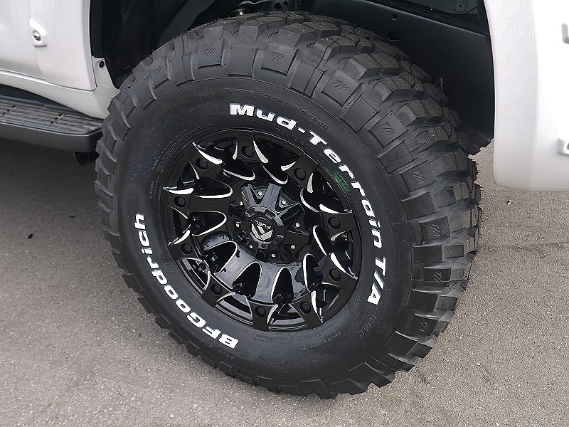 新品１７インチ　FUELホイール×BFグッドリッチM/T（35×12.5R17）