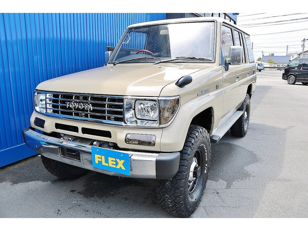 少しでもこちらのお車にピンときたらお気軽にフレックスランクルハイエース石川店までお問い合わせ下さい！スタッフ一同、心より御待ちしております。