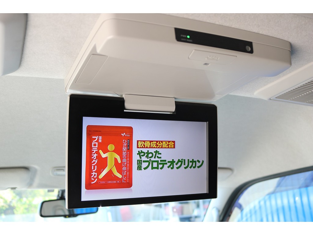 トヨタ純正フリップダウンモニターもついておりますので2列目以降の方もTVやDVD視聴可能です♪