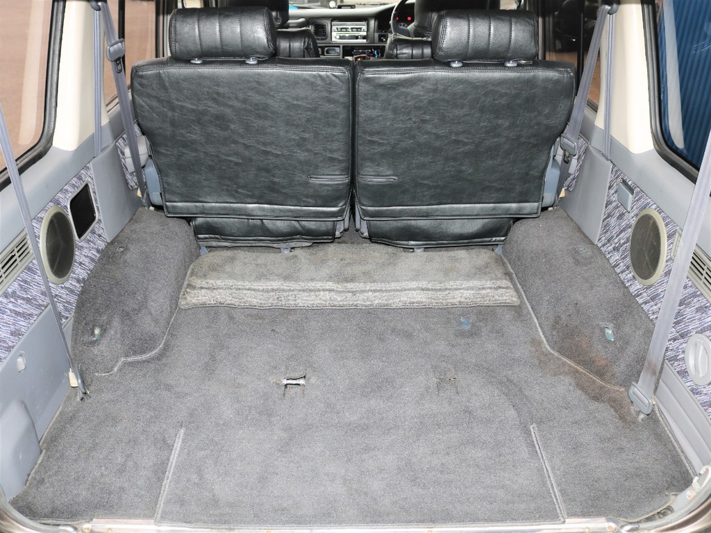 荷室部がとても広いので載せたり降ろしたりが大変なキャンプ道具なども載せっぱなし可能です☆