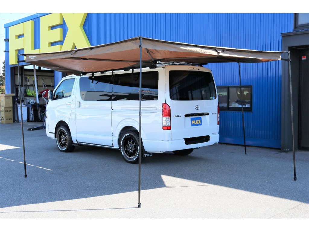 荷室スペースにアウトドア用品を詰め込むのも、ベッドキットを組み込んで車中泊対応にするのも貴方次第！