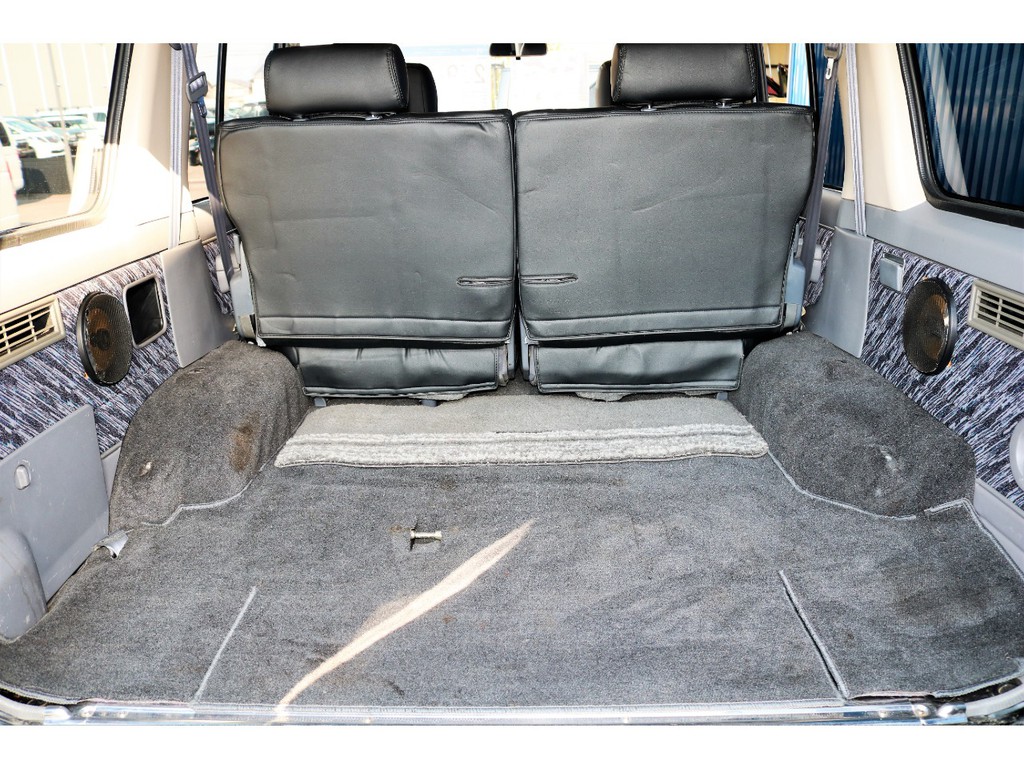 荷室部がとても広いので載せたり降ろしたりが大変なキャンプ道具なども載せっぱなし可能です☆