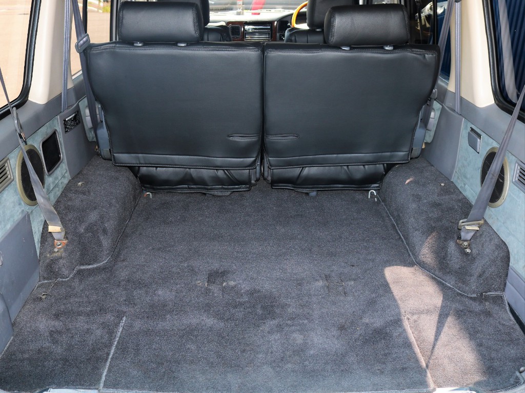 荷室部がとても広いので載せたり降ろしたりが大変なキャンプ道具なども載せっぱなし可能です☆