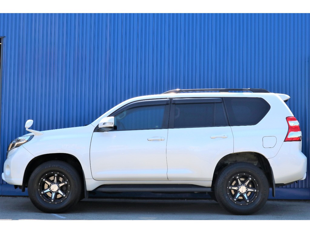 純正車高となっております☆リフトアップ施工などもお任せください！