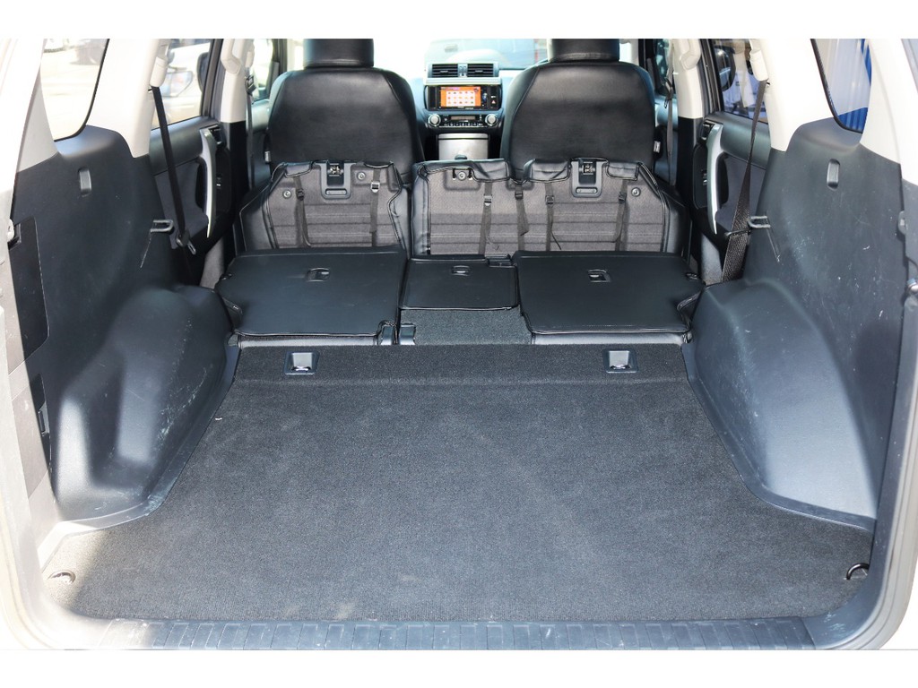 2ndシードを倒せば十分すぎる荷室♪車中泊などにもご利用いただけます！