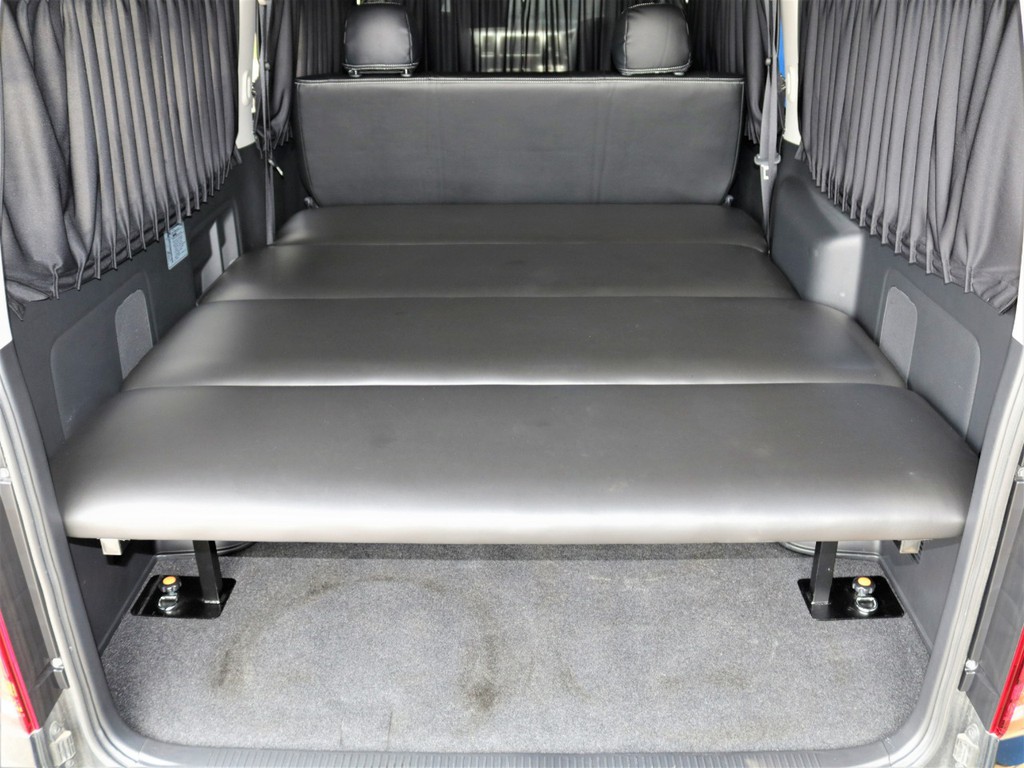 4分割式ベッドキット施工済み☆車中泊に大活躍間違い無し☆