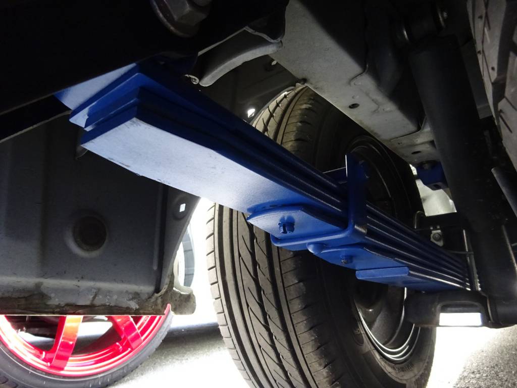 ＦＬＥＸリーフ装着済みで乗り心地は格段に良くなっております！