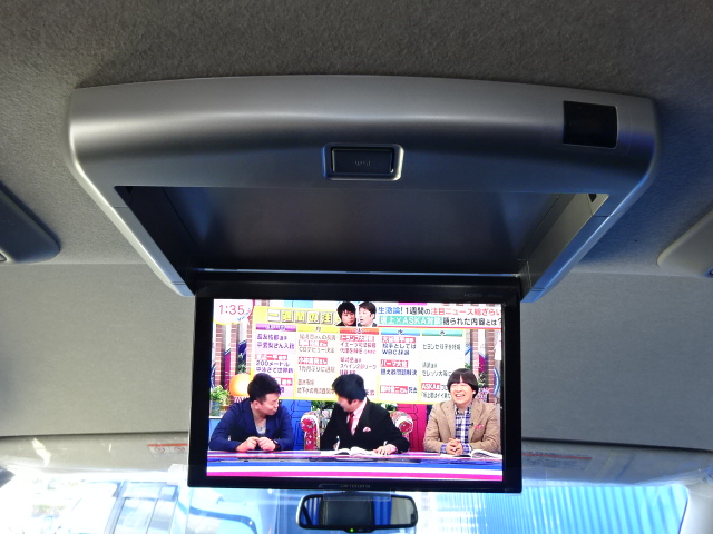 フリップダウンモニター搭載！！