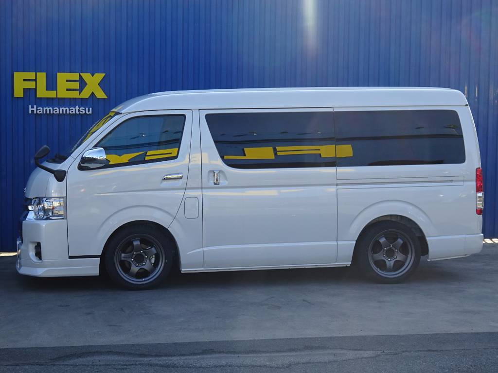 大きなスライドドアなので乗り降りや、荷物の積み下ろしも楽ちんです！！もちろんメーカーＯＰの電動パワースライドドア付き☆