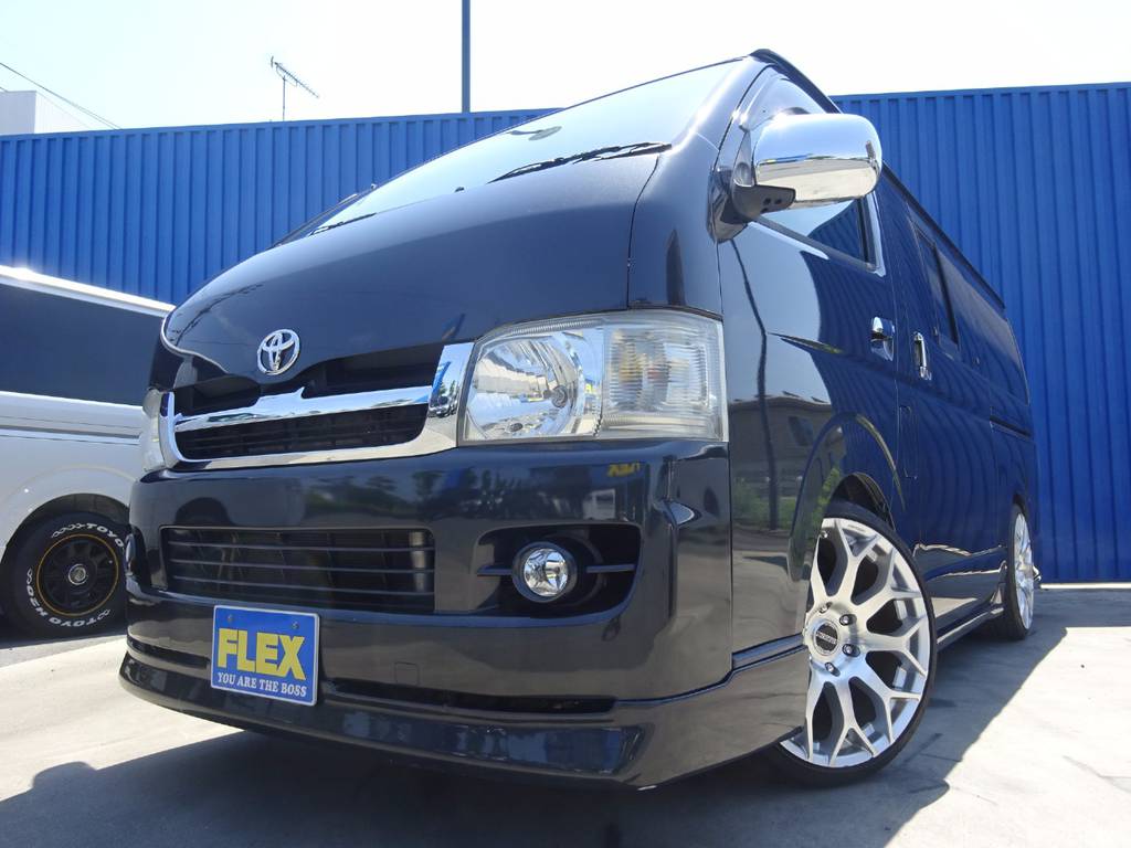 フロントスポイラーがこの車高と２０インチのホイールにマッチしてます☆