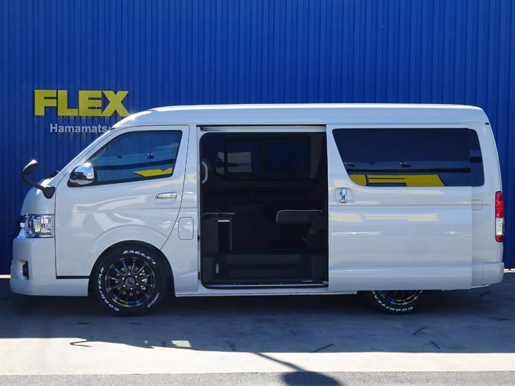 他の車と比べて広いスライドドアが特徴です！