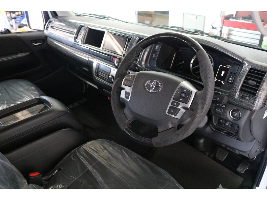 黒木目インテリアパネル+黒木目ステアリングへ交換済み♪