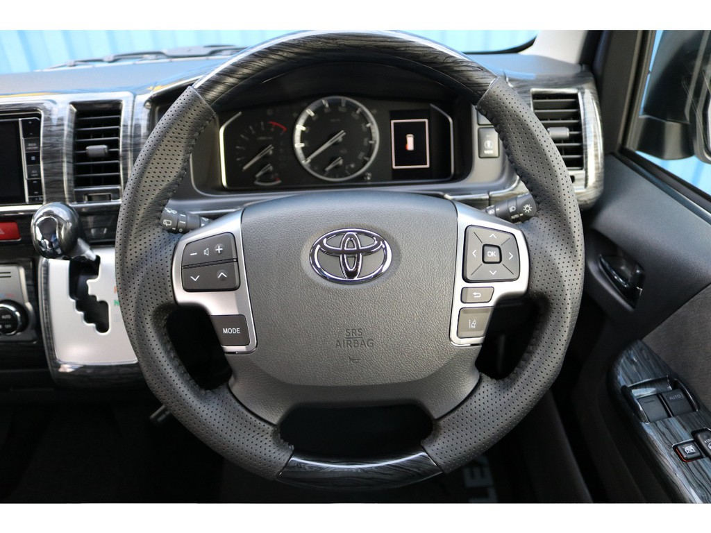 黒木目インテリアパネル+黒木目ステアリングへ交換済み♪