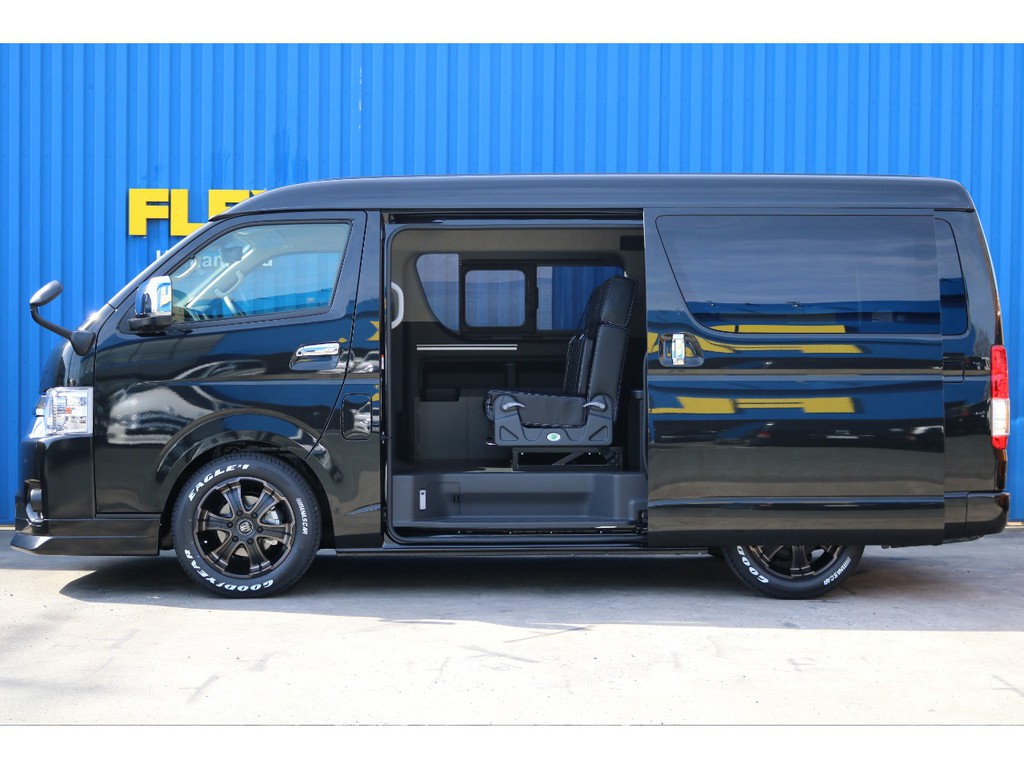 メーカーOP　パワースライドドア完備♪