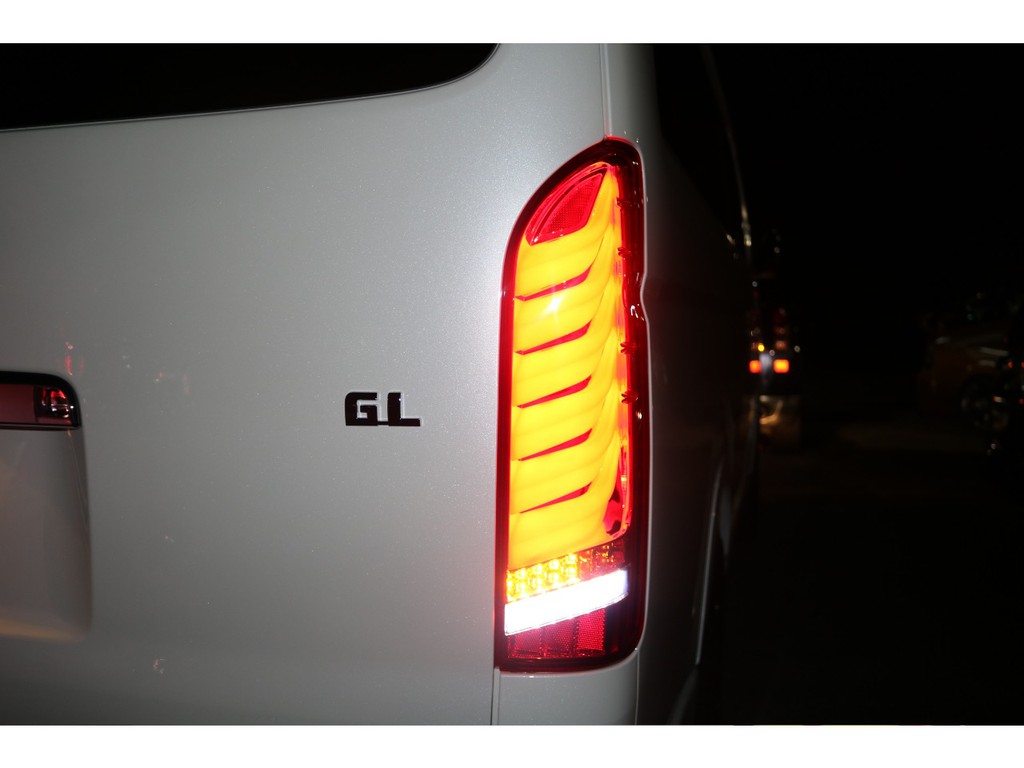 新作ヴァレンティーLEDテールをインストールしました！　こちらかなり高額です！！