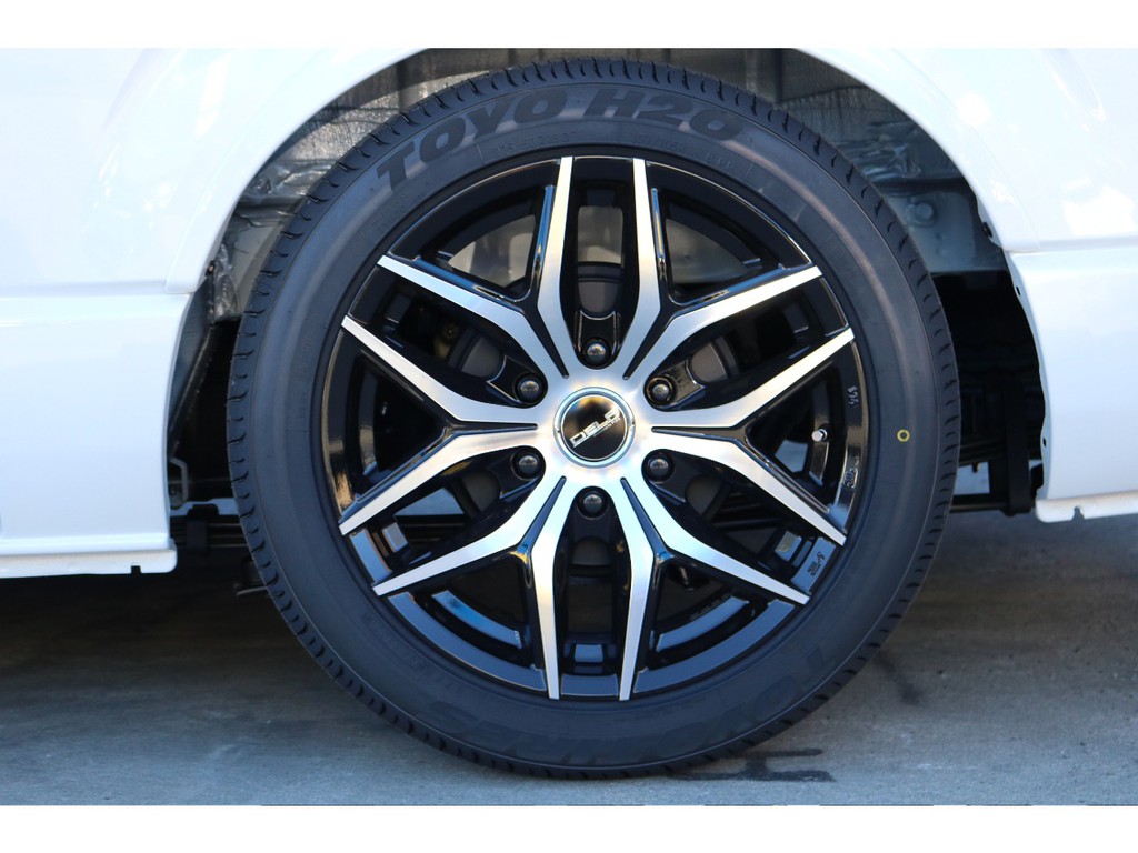 タイヤはトーヨーＨ２０をセットしております！