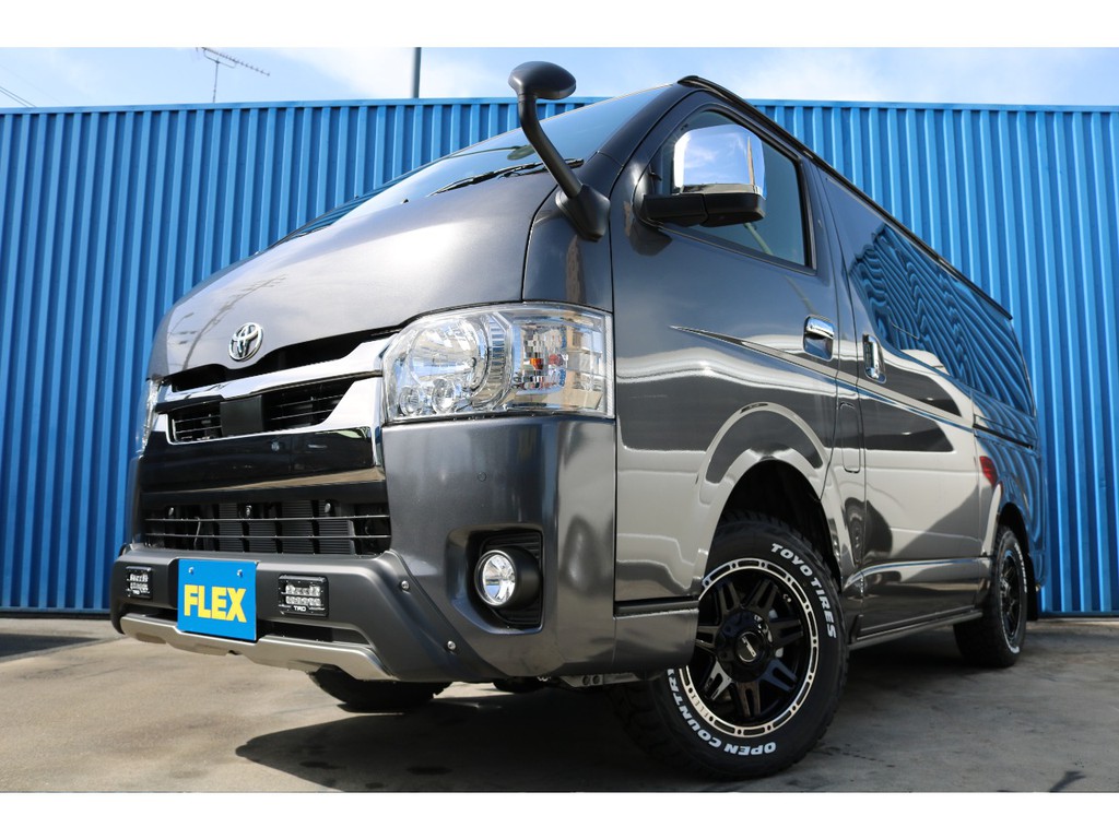 ＴＲＤフロントスポイラー、ＴＲＤマッドフリップ、ＦＬＥＸオリジナルＤｅｌｆ０４ホイール、ＴＯＹＯオープンカントリータイヤのオフロードパッケージ♪