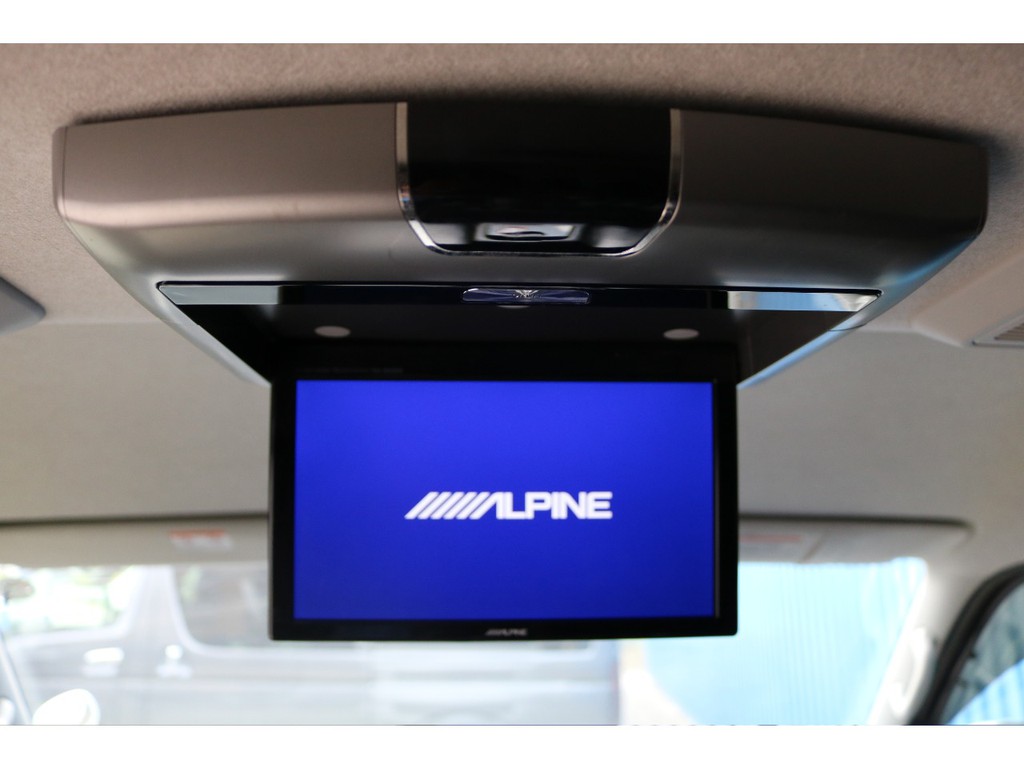 フリップダウンモニターも搭載☆