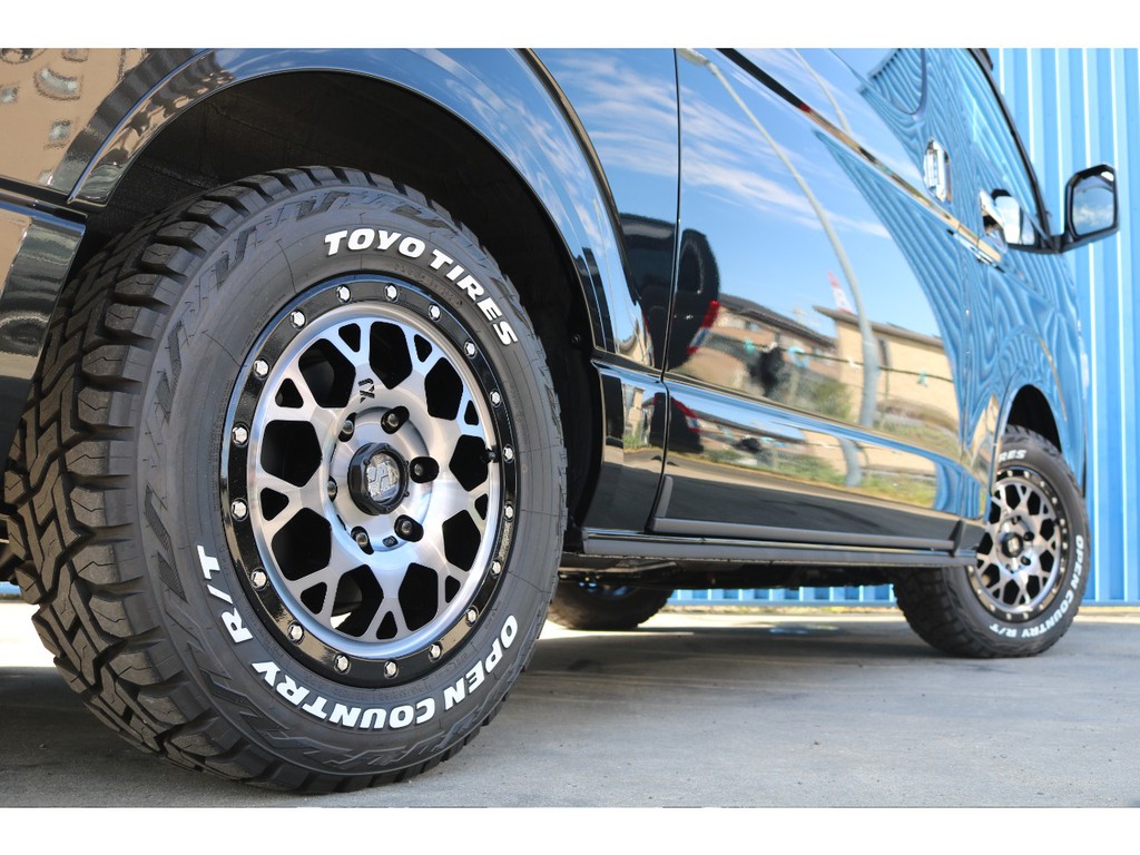 ＴＯＹＯ・オープンカントリータイヤ、Ｘ－ＴＲＥＡＭ－Ｊホイールでワイルドに仕上がってます♪