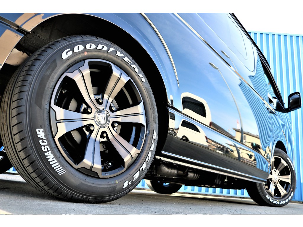 ＦＬＥＸオリジナルアーバングランデ１７インチホイールにグッドイヤーナスカータイヤの組み合わせ♪ＦＬＥＸオーバーフェンダー装備☆