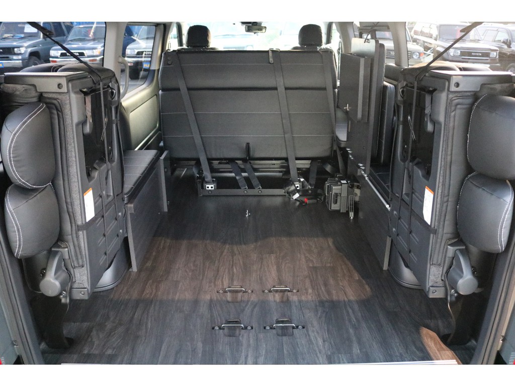 全部跳ね上げれば広々大空間♪