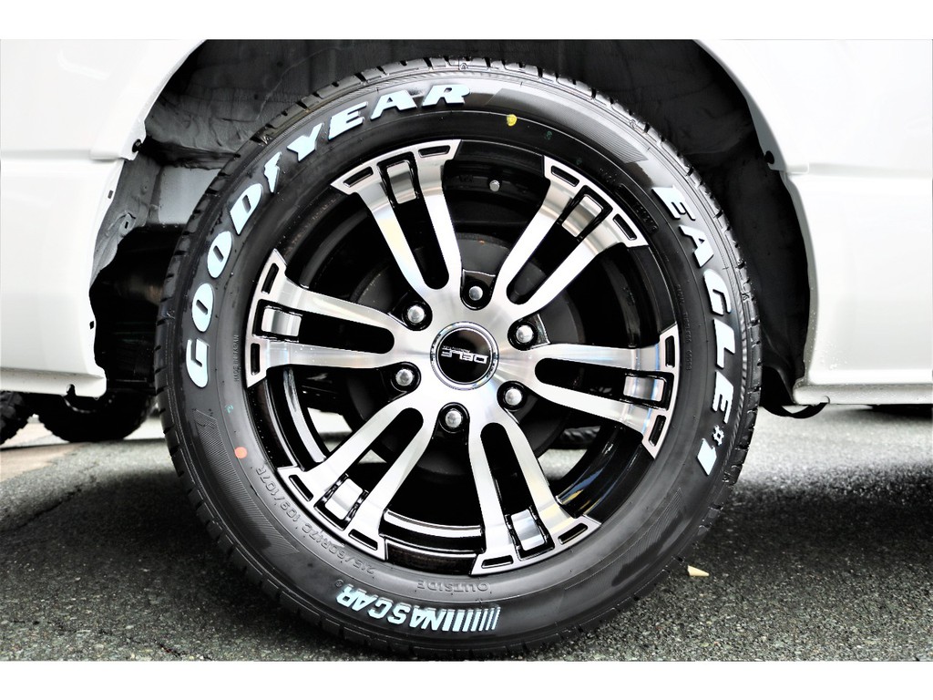 ＦＬＥＸオリジナルＤＥＬＦ０２、１７インチホイールにグッドイヤーナスカータイヤの組み合わせ♪ＦＬＥＸオーバーフェンダー装備☆