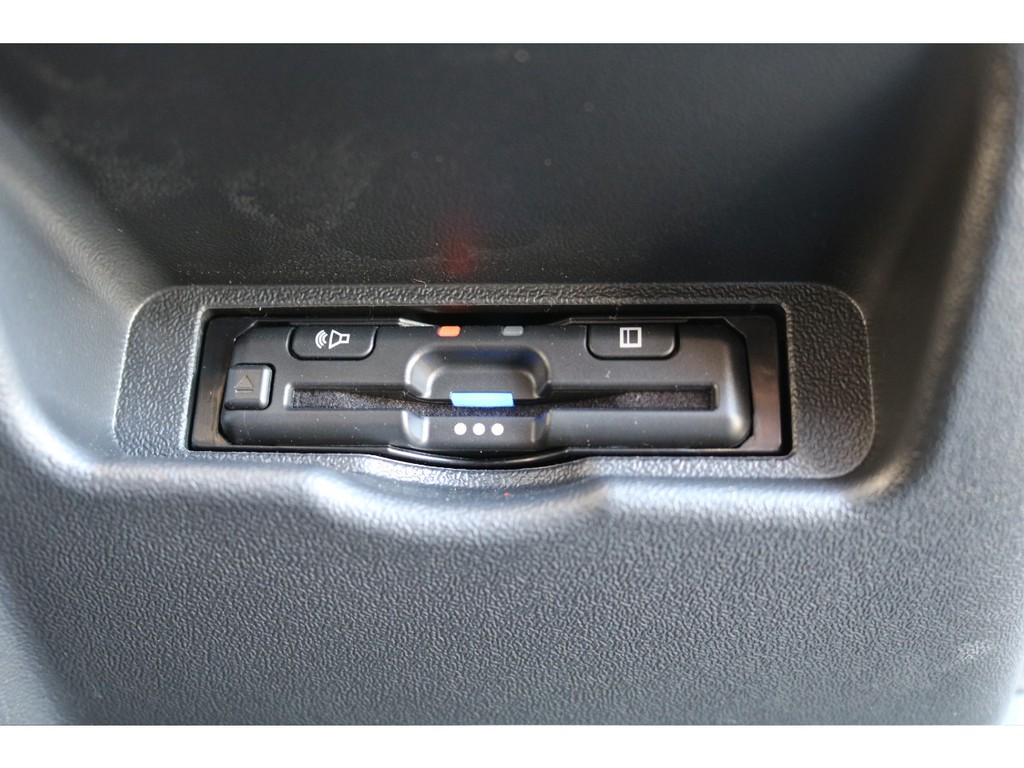 ナビ、ＥＴＣ、バックカメラ、ＰＶＭ全方位カメラ搭載♪