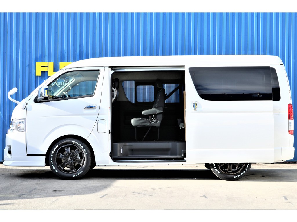 電動パワースライドドア完備♪