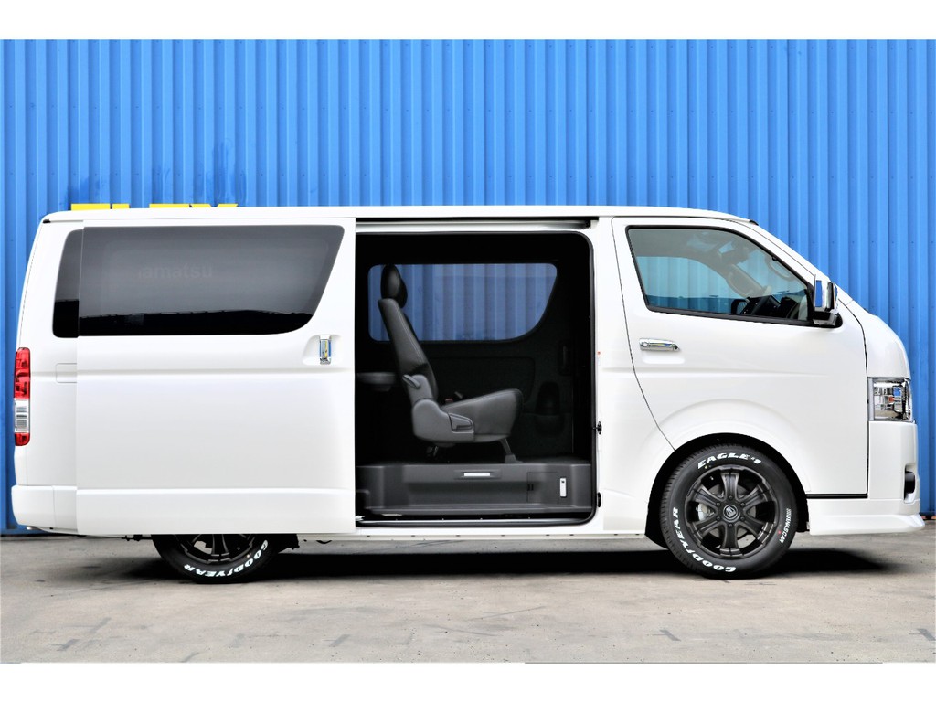 電動パワースライドドア完備♪２インチローダウン、ＦＬＥＸフロントスポイラー、ＦＬＥＸオーバーフェンダー、ＦＬＥＸホイールＷ－ＤＥＥＰＳ、グッドイヤーナスカータイヤ♪