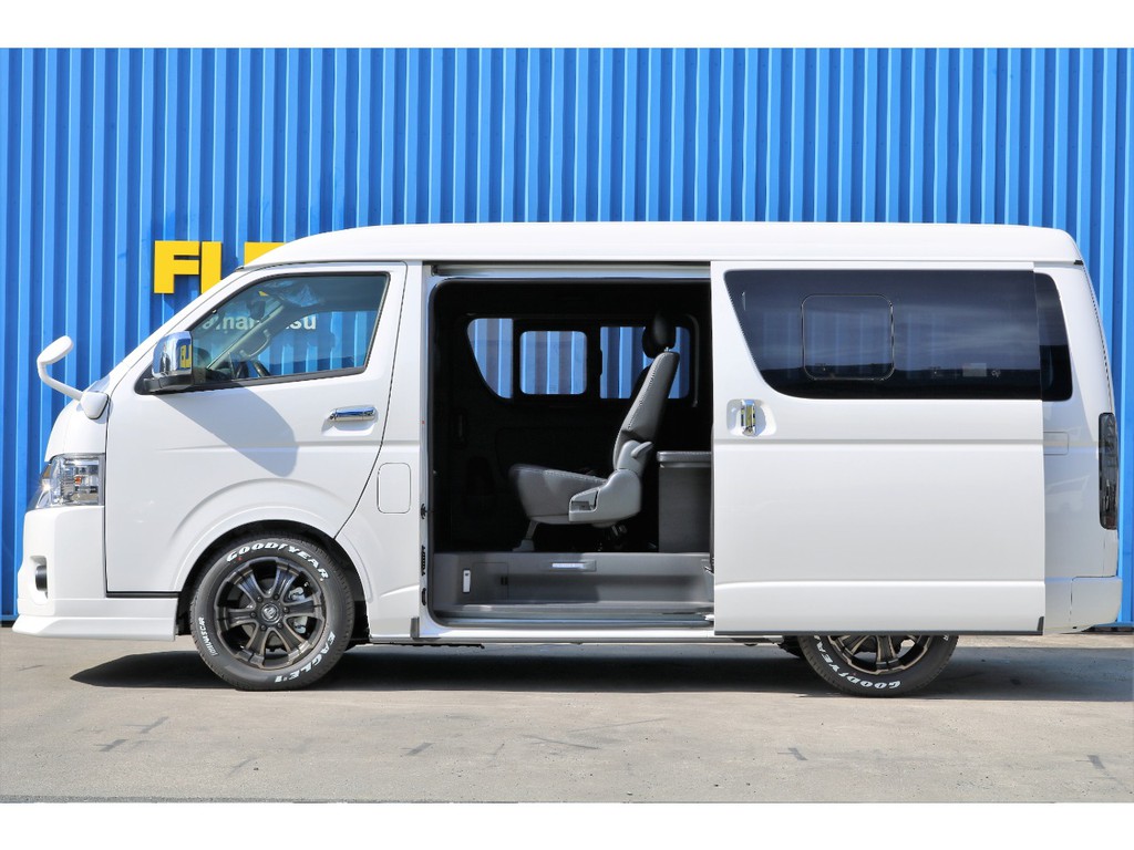 両側スライドドア、嬉しい小窓付き♪1インチローダウン、ＦＬＥＸフロントスポイラー、ＦＬＥＸオーバーフェンダー、ＦＬＥＸＷ－ＤＥＥＰＳホイール、グッドイヤーナスカータイヤ、ＦＬＥＸ煌テールランプ♪
