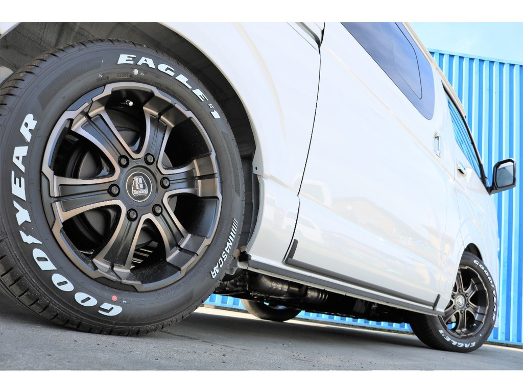 1インチローダウン、ＦＬＥＸフロントスポイラー、ＦＬＥＸオーバーフェンダー、ＦＬＥＸＷ－ＤＥＥＰＳホイール、グッドイヤーナスカータイヤ♪