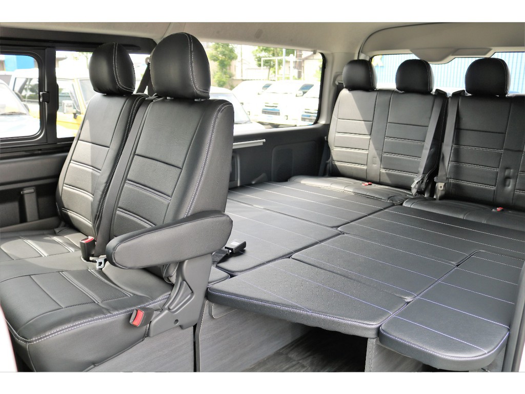 フレックスオリジナル内装架装Ｖｅｒ１♪ベットやテーブル、床貼り施工済み☆