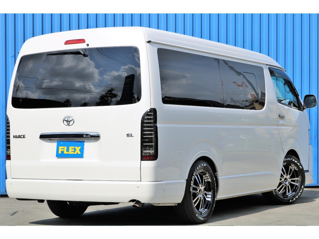 電動パワースライドドア完備♪ＦＬＥＸフロントスポイラー、ローダウン、ＦＬＥＸホイールＤＥＬＦ０２、グッドイヤーナスカータイヤ、ＦＬＥＸオーバーフェンダー、ヴァレンティジュエルＬＥＤテールランプ☆