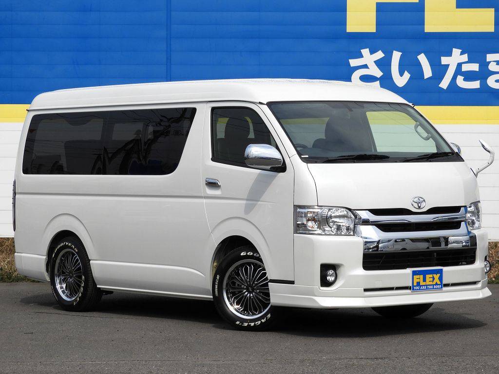 FLEXオリジナルフロントスポイラーで引き締まった顔つき