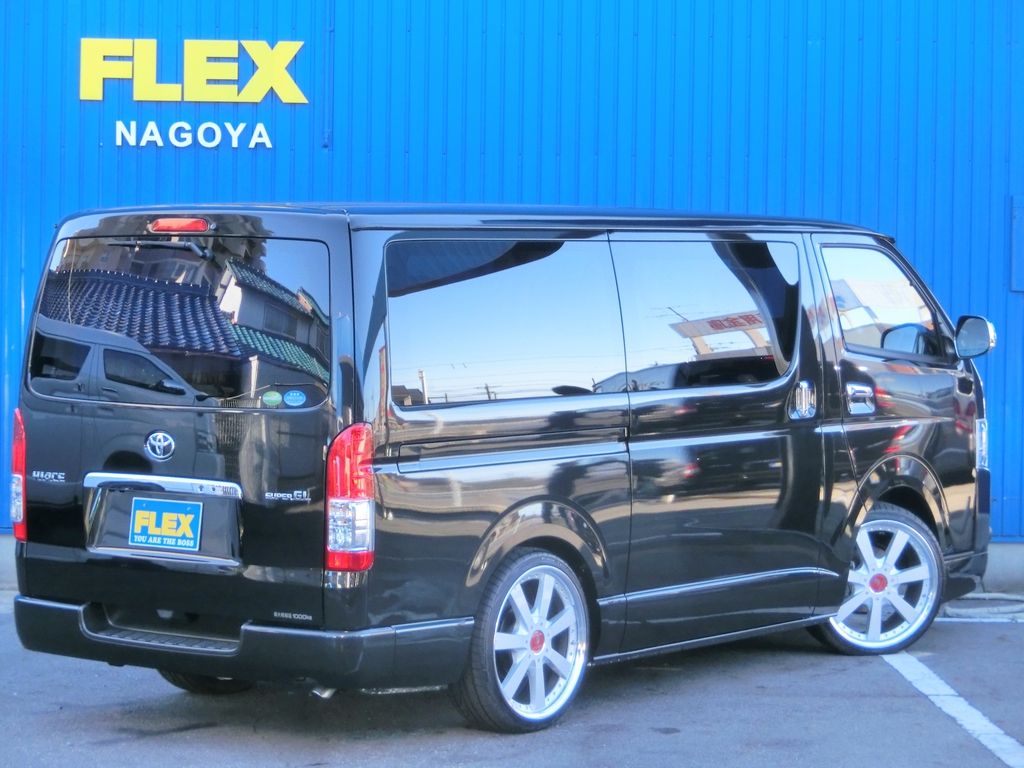 新車ハイエースバンＳ－ＧＬ黒　レガンスＢＧ２０ＡＷにローダウン　重歩行用床板施工済み