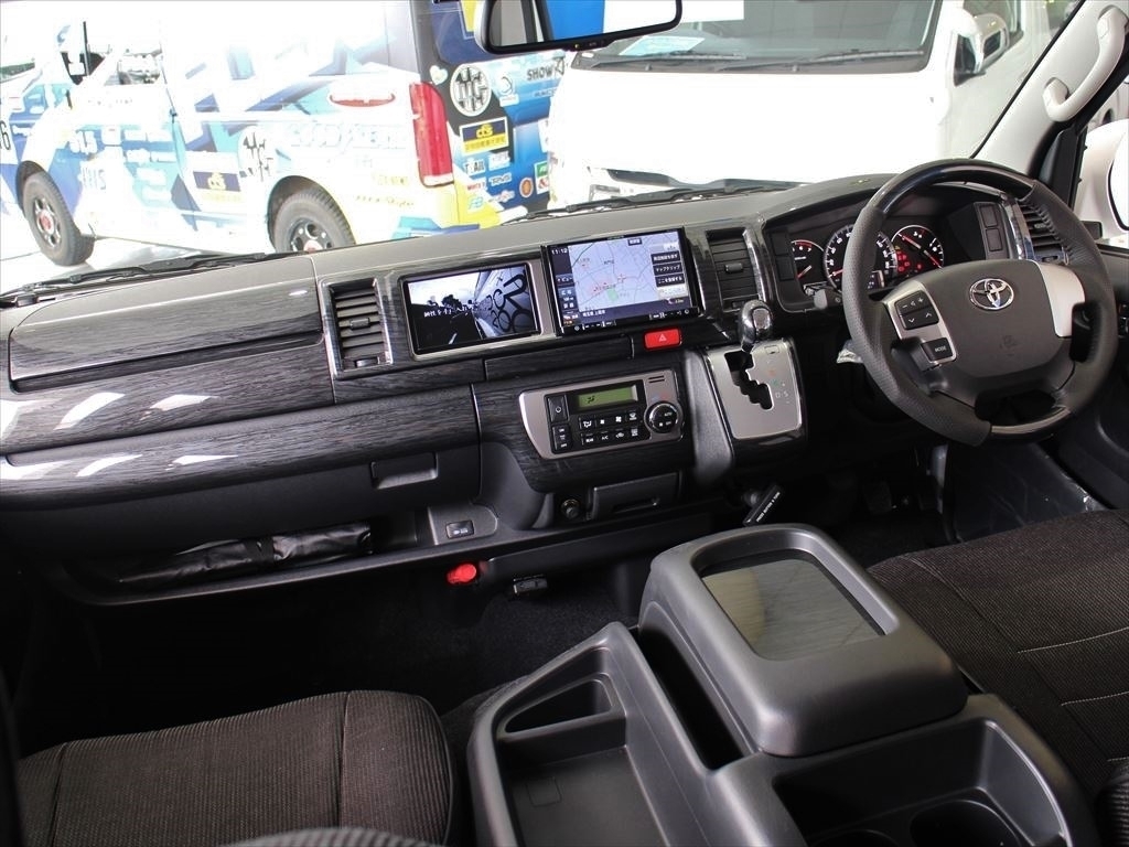 【ALFLEX　VISTA2段ベット内装架装】新車ハイエースW－GLパール2WD　当店は内装だけでは気が済まない！！内外装フル一見の価値有！