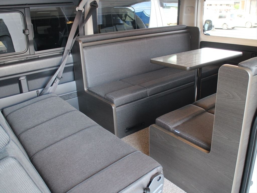 【ALFLEX　VISTA2段ベット内装架装】新車ハイエースW－GLパール2WD　当店は内装だけでは気が済まない！！内外装フル一見の価値有！