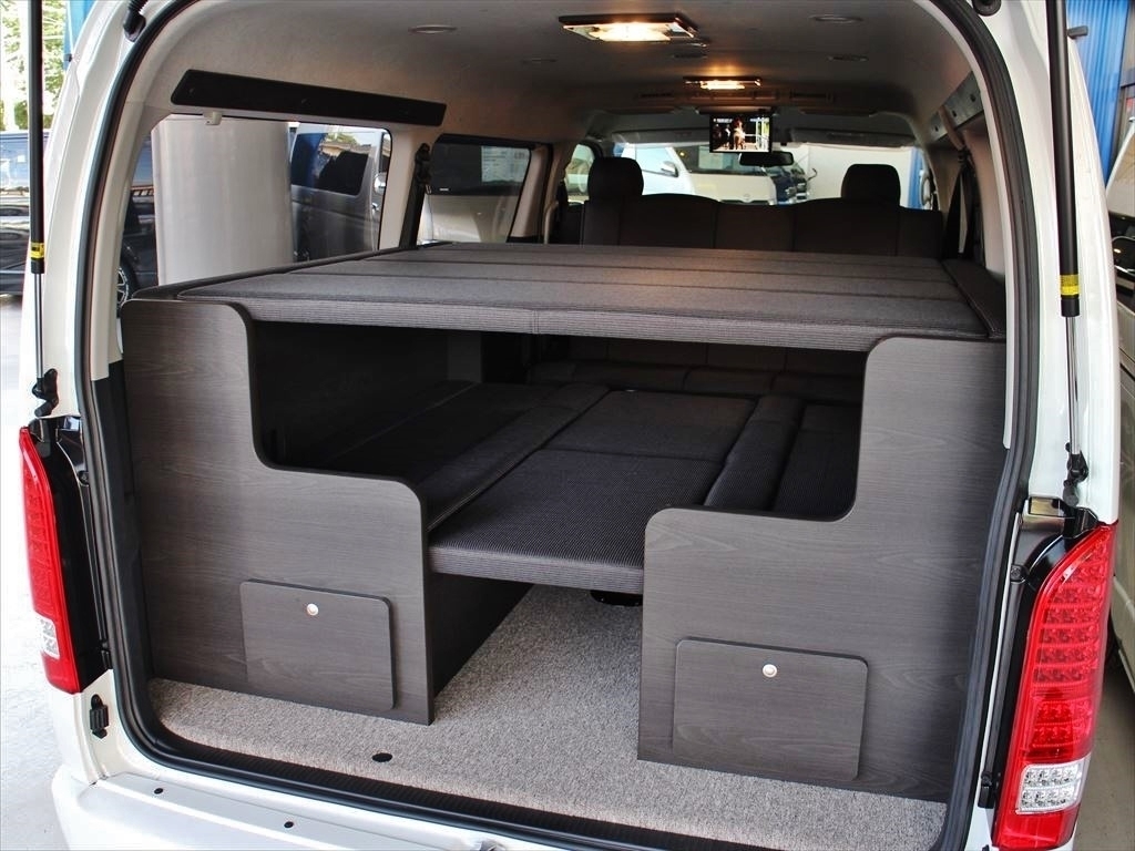【ALFLEX　VISTA2段ベット内装架装】新車ハイエースW－GLパール2WD　当店は内装だけでは気が済まない！！内外装フル一見の価値有！