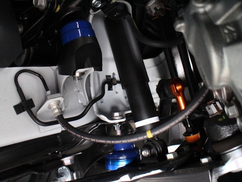 【ALFLEX　VISTA2段ベット内装架装】新車ハイエースW－GLパール2WD　当店は内装だけでは気が済まない！！内外装フル一見の価値有！