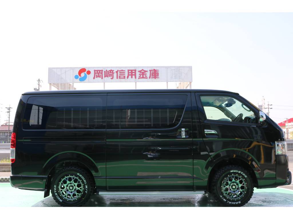 車高は４ＷＤらしくあえてノーマル車高にしております♪